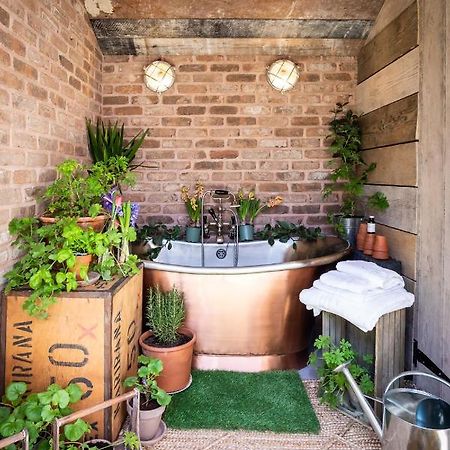 The Walled Garden At Cheshire Boutique Bathhouse Нантвіч Екстер'єр фото