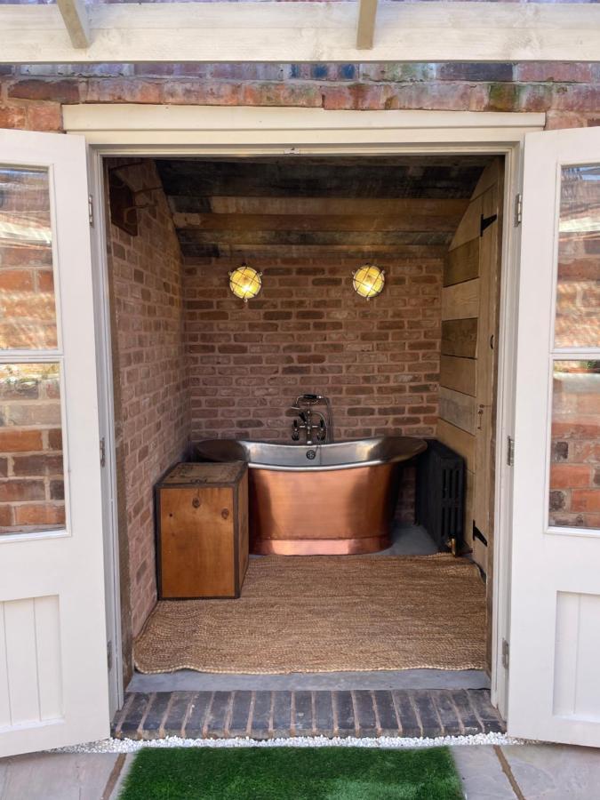 The Walled Garden At Cheshire Boutique Bathhouse Нантвіч Екстер'єр фото