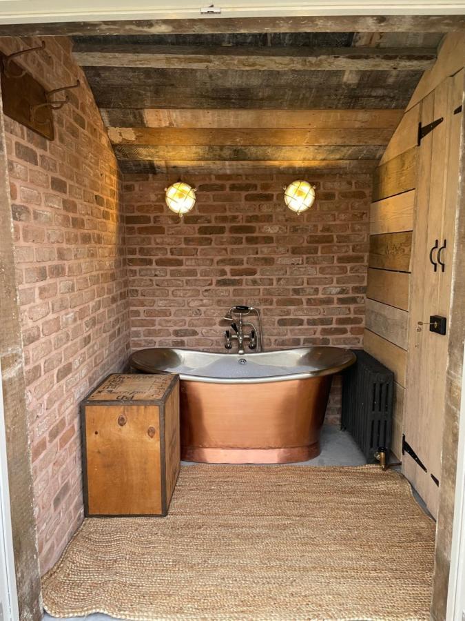 The Walled Garden At Cheshire Boutique Bathhouse Нантвіч Екстер'єр фото
