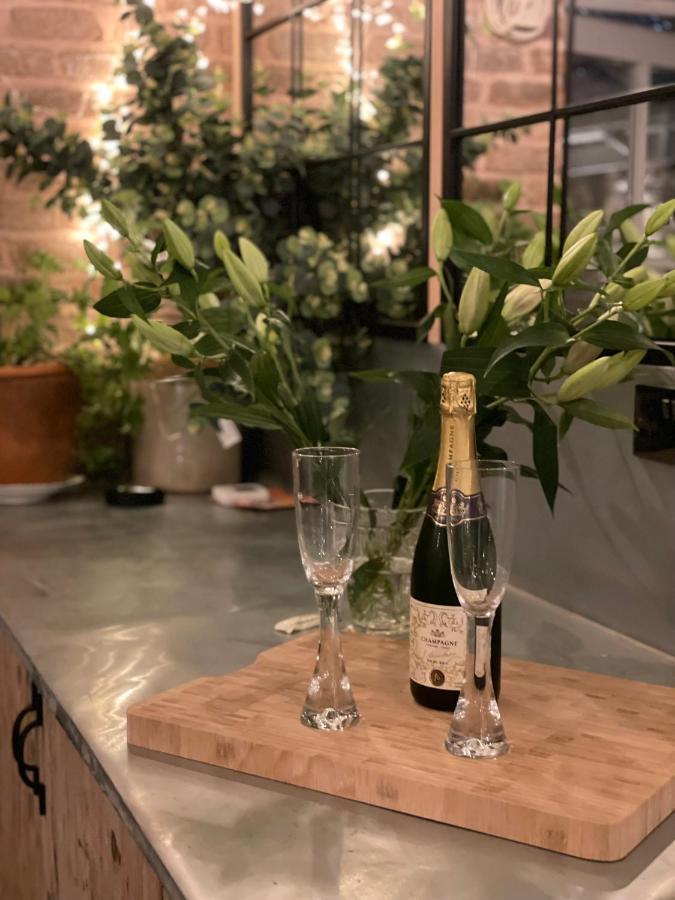 The Walled Garden At Cheshire Boutique Bathhouse Нантвіч Екстер'єр фото