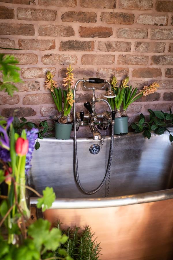 The Walled Garden At Cheshire Boutique Bathhouse Нантвіч Екстер'єр фото