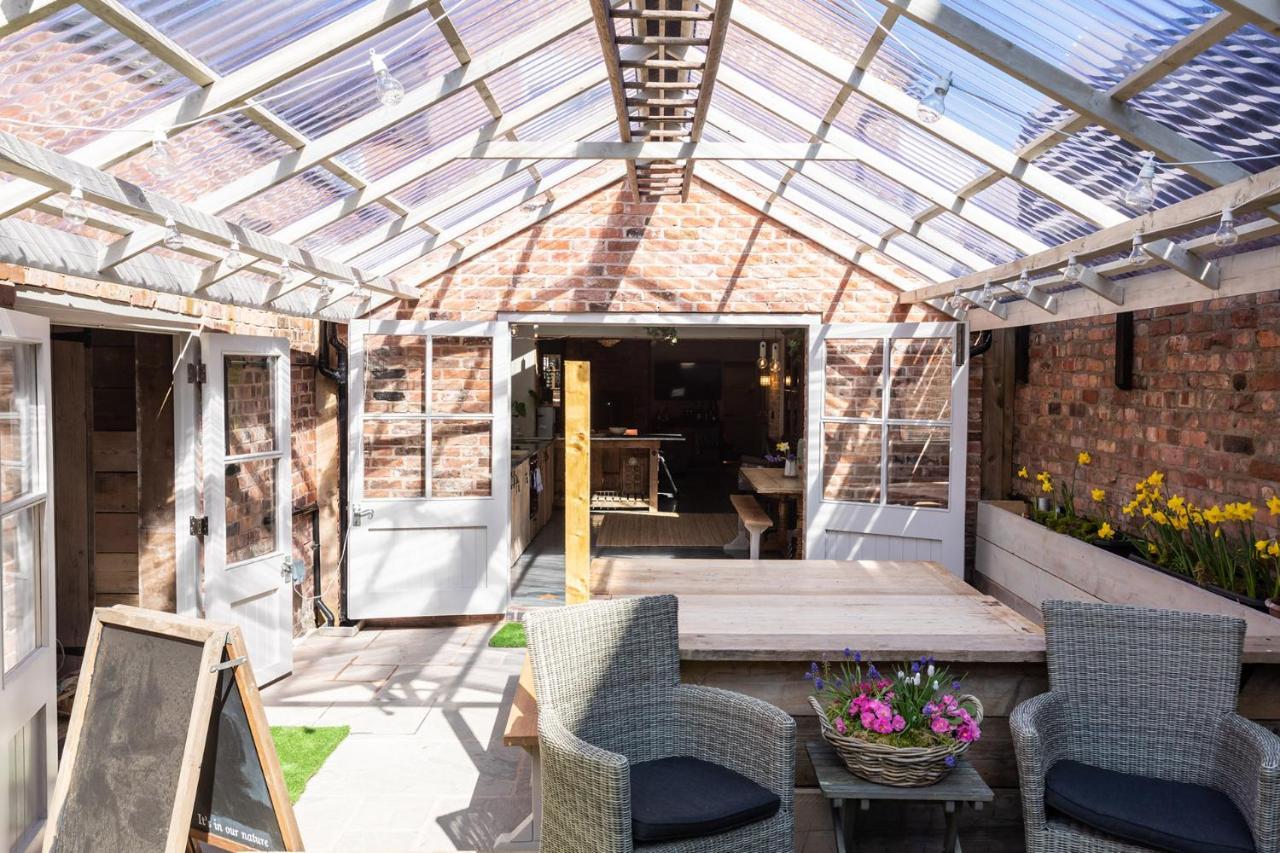 The Walled Garden At Cheshire Boutique Bathhouse Нантвіч Екстер'єр фото
