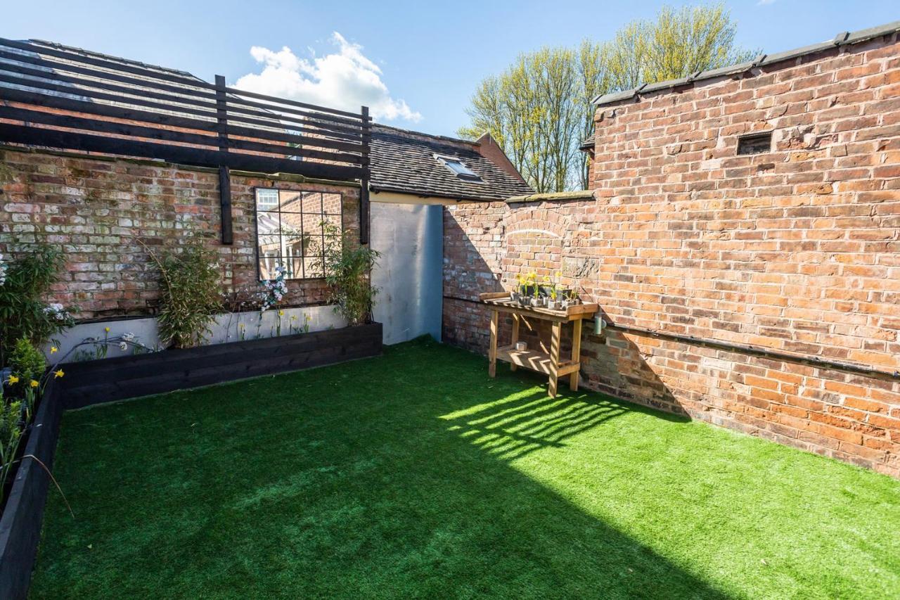 The Walled Garden At Cheshire Boutique Bathhouse Нантвіч Екстер'єр фото